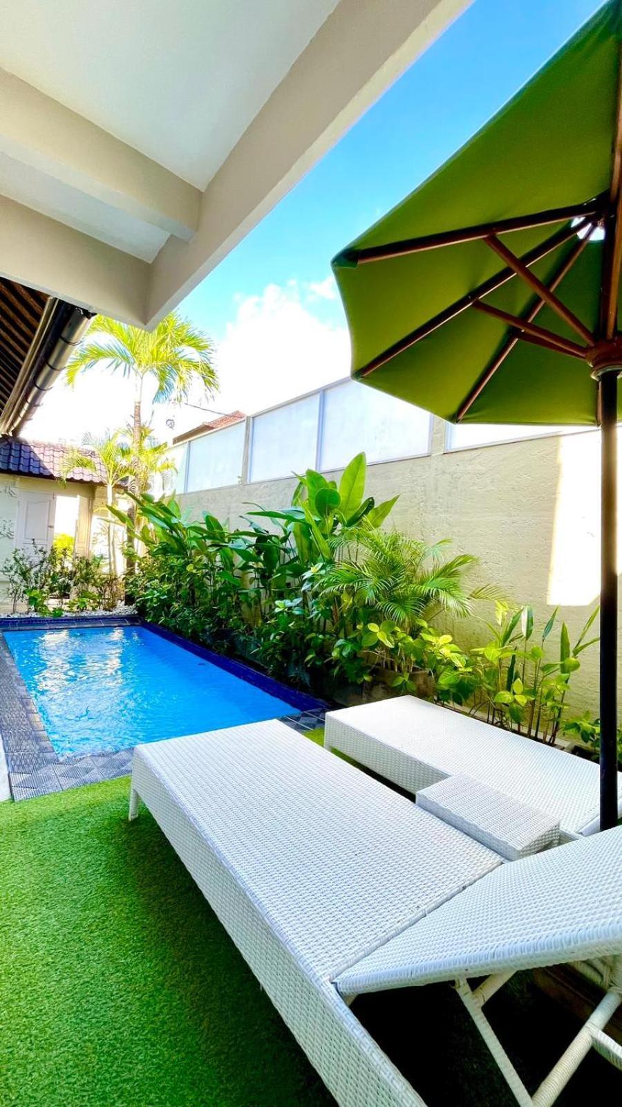 Frangipani Villa Seminyak Exterior photo